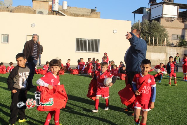 فيديو: قفزوا كالغزلان والفرحة والدموع تغمران شاكرين الرحمن وابو العبد بالحسبان في افتتاح ملعبهم الخضراوان   